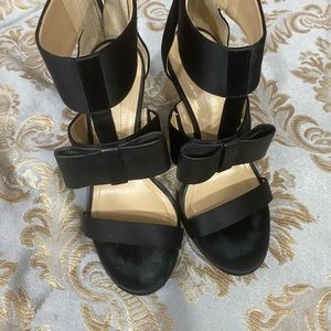 Classy black shoes in great condition